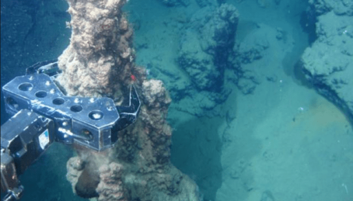 Unblackboxing mediation in the digital&nbsp;mine